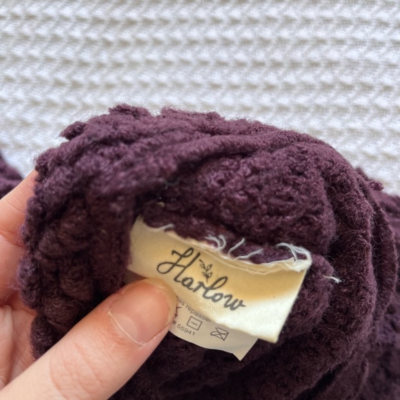 SOLD Knit hat and scarf 🧣❄️ - Picture 3 of 4